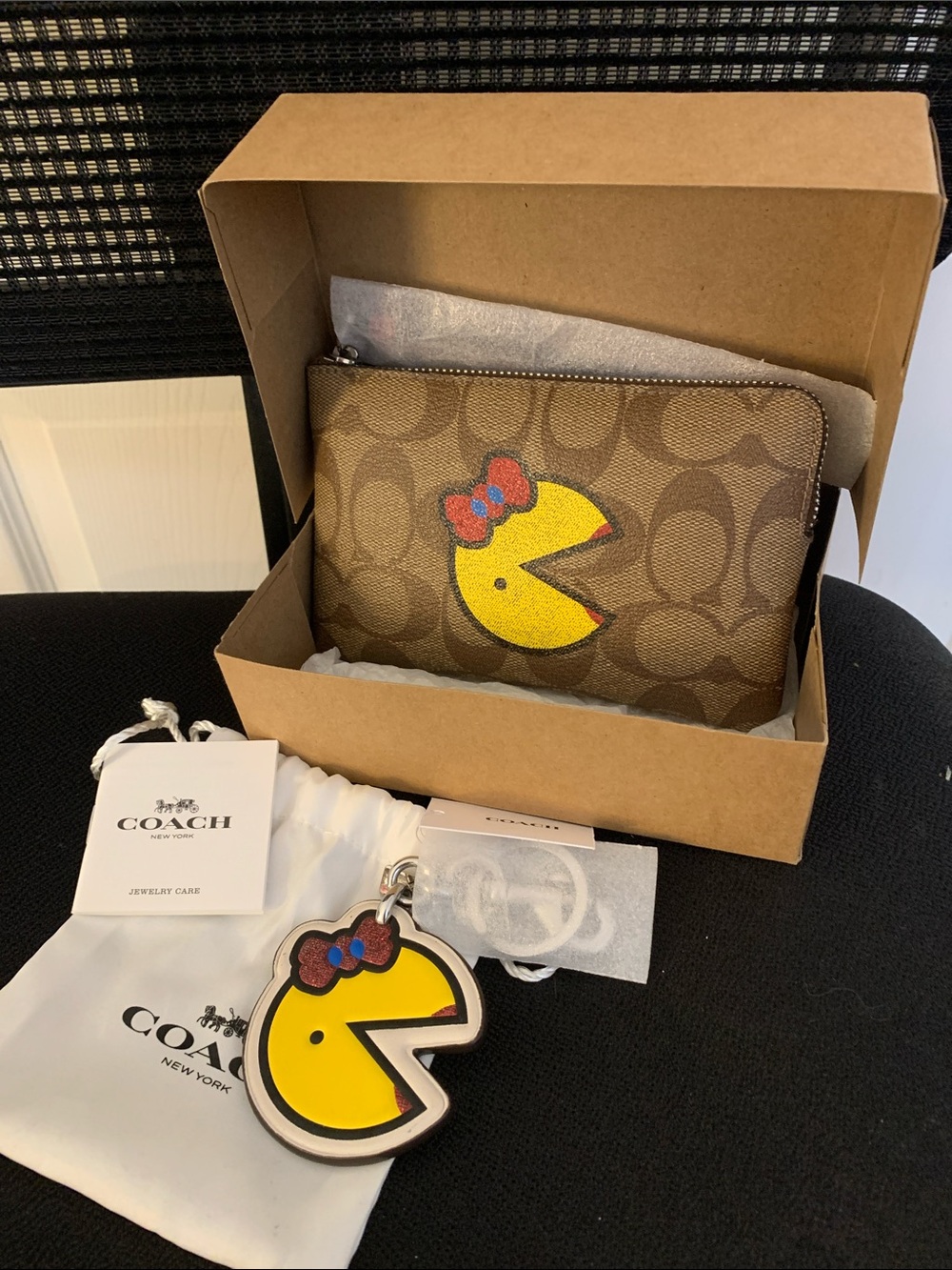 2019 Limited Edition Ms PacMan Set - Picture 1 of 11